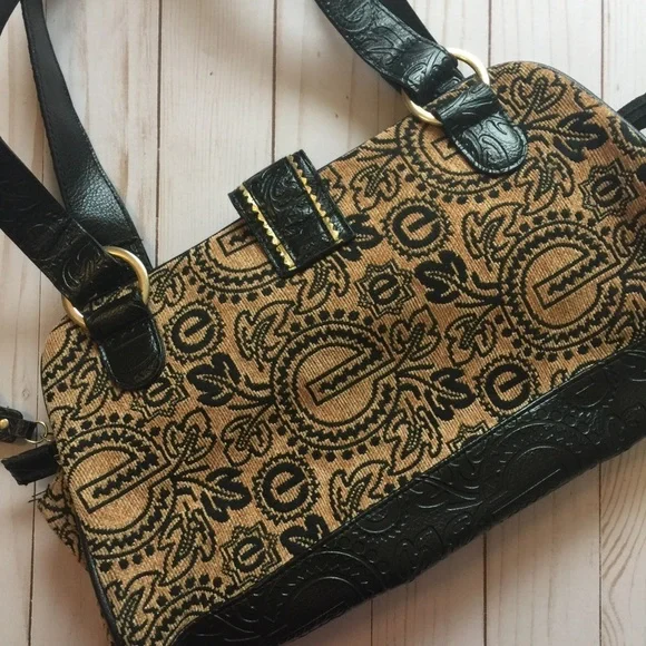 Red by Marc Eckō Embossed Leather Logo Bag EUC - Picture 4 of 6